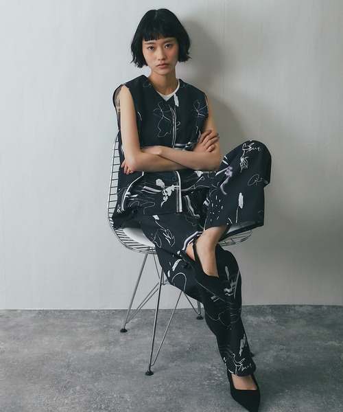 白黒花柄カジュアルパンツとトップスセット ap retro パンツ 「セットアップ対応」フラワープリントパンツ