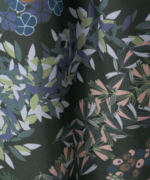 CABaN（キャバン） パンツ シルクツイル FLOWER RIVERプリント 2タック