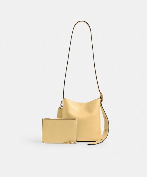 COACH コーチ トートバッグ ブリーカー チャーム付 レザー カーキ A4 コーチ COACH COACH コーチ CARGO TOTE カーゴ トート バッグ 斜めがけ