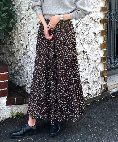 美品　クリスチャンワイナンツ　サテンフリルスカート 花柄　ロングフレア 美品 クリスチャンワイナンツ サテンフリルスカート 花柄 ロング