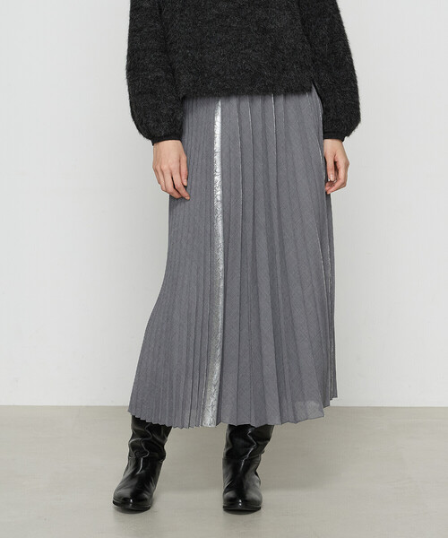 K.T KIYOKO TAKASE（K.T キヨコ タカセ） スカート 箔プリント