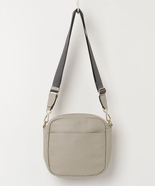 russet ベージュ レザー ショルダーバッグ russet（ラシット） ショルダーバッグ - ベージュ レディース