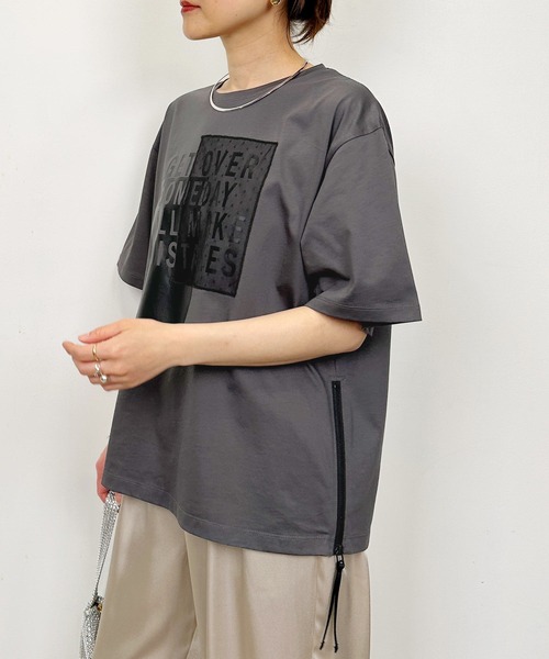 LUGIVA（ルギヴァ） tシャツ サイドファスナーロゴプリントTシャツ