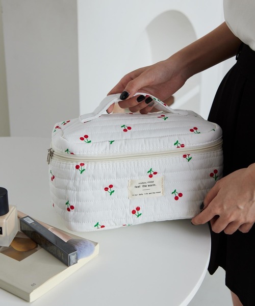 LA VORAGINE（ラ ヴォラジネ） ポーチ 大容量マルチトラベルメイク