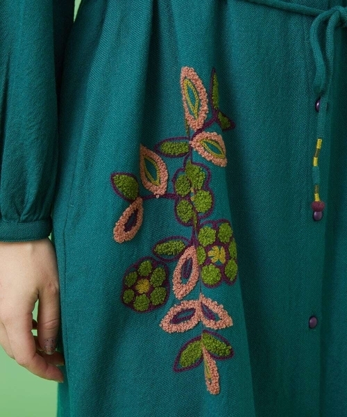 ホコモモラの花柄刺繍 長袖ワンピース Jocomomola（ホコモモラ） ワンピース Calle インド刺繍ワンピース