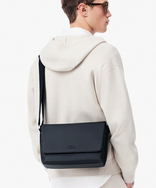 未使用級 LACOSTE ショルダーバッグ メッセンジャーバッグ PVC LACOSTE（ラコステ） ショルダーバッグ メンズクラシック