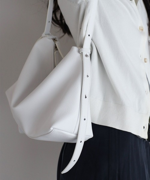 soins ショルダーバッグ バッグ 「牛革」ミニマルショルダーバッグ