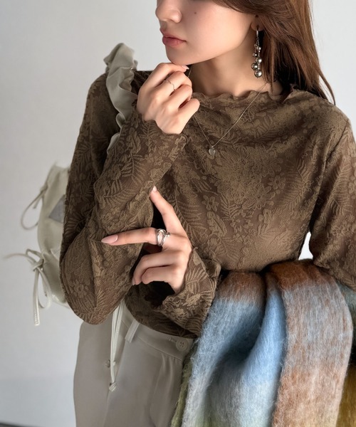 tシャツ 透け感で魅せる、秋の上品レイヤード。プチハイネック花柄レースメロウトップス（長袖） レディース | classicalelf | 22