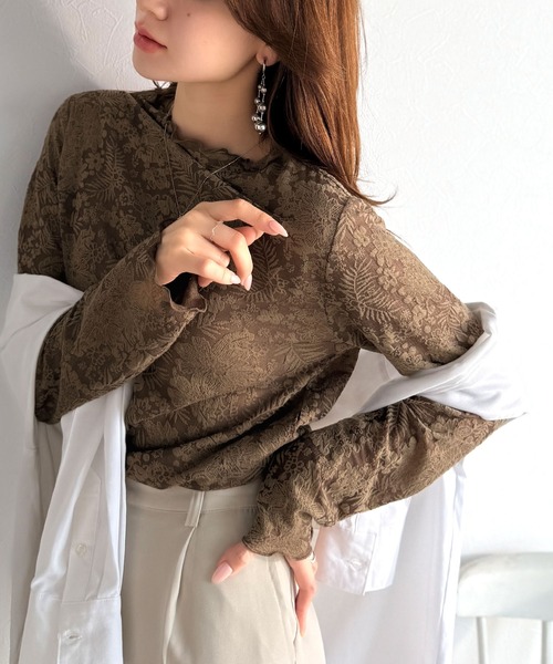 tシャツ 透け感で魅せる、秋の上品レイヤード。プチハイネック花柄レースメロウトップス（長袖） レディース | classicalelf | 21