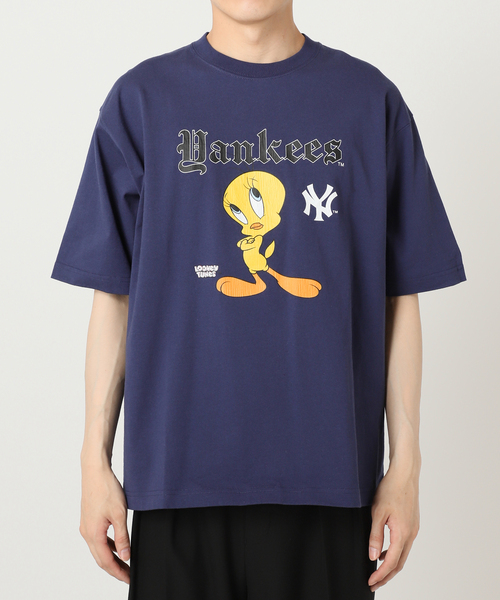 新品ルーニーテューンズ×MLB ニューヨークヤンキースTシャツ　Ｌサイズ MLB tシャツ 「MLB×LOONEY」別注 クラック加工 プリントTシャツ