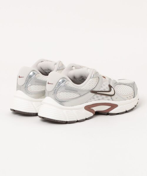 【NIKE】 ナイキ W V5 RNR SAIL/LTOWBR 国内発送 美品 NIKE W V5 RNR 24センチ 102SAIL/LTOWBR - メルカリ