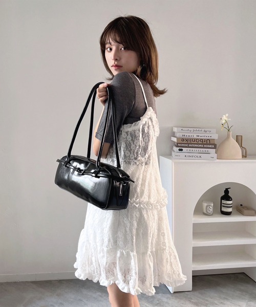 Jewelobe（ジュエローブ） ショルダーバッグ バッグ ナローベルト横長