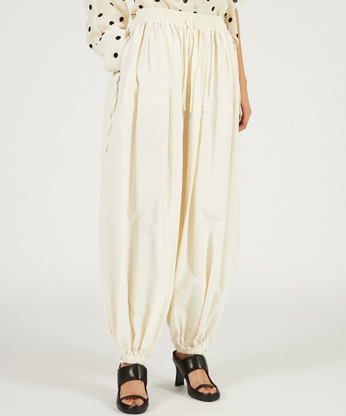 IIROT キュプラコットンバルーンパンツ IIROT キュプラコットンバルーンパンツ 54c2a5e22b2ea22585294952905495