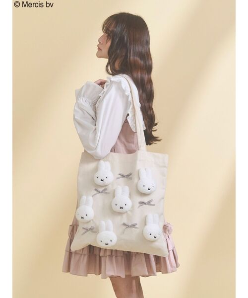 【匿名配送】Jennie ポップアップ トートバッグ JENNIE x Miniso collaboration pop-up store showcasing the new