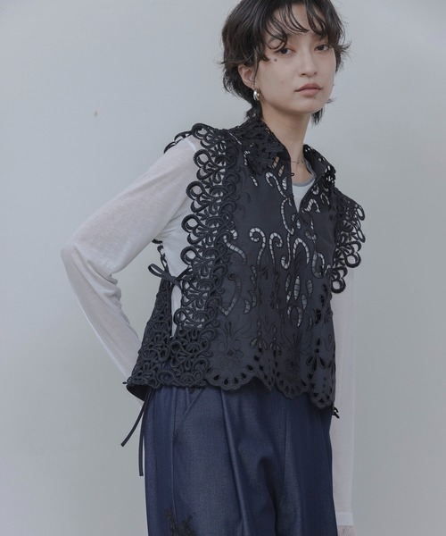 Eimee Law（エイミーロウ） ベスト ジレ エンブロイダリー パネル