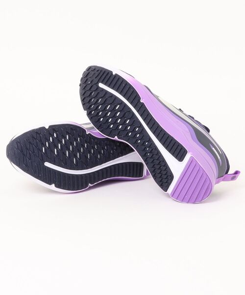 NIKE（ナイキ） スニーカー COSMIC RUNNER SWOOSH GS「軽量」キッズ