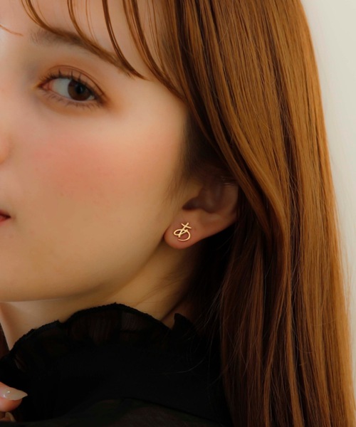「あ」ひらがな　ピアス　片耳　シルバー925に18kメッキ 楽天市場】ピアス ひらがな k18 イロンデール エペパン