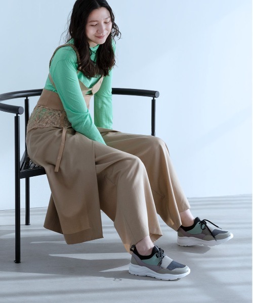 enchanted（エンチャンテッド） スニーカー 本革ゴムストラップレース