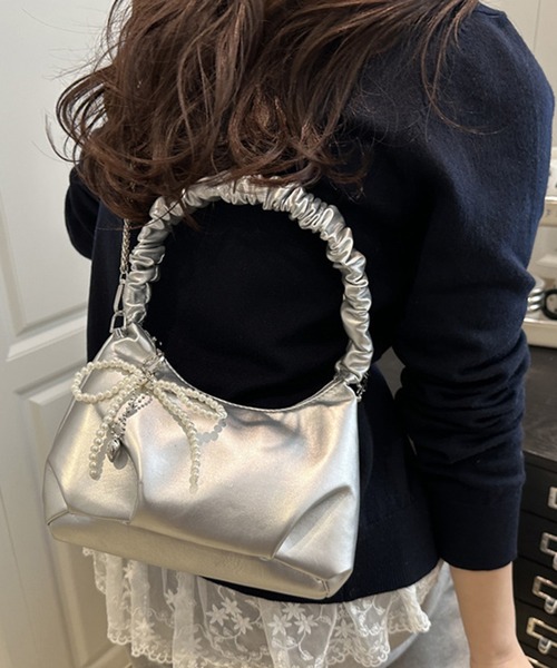 オシャレチャーム付き☆2WAY【ALDO】Adorieex ハンドバッグ ☆ALDO☆取り外し可チャーム付♪☆2WAY☆Adorieexハンドバック