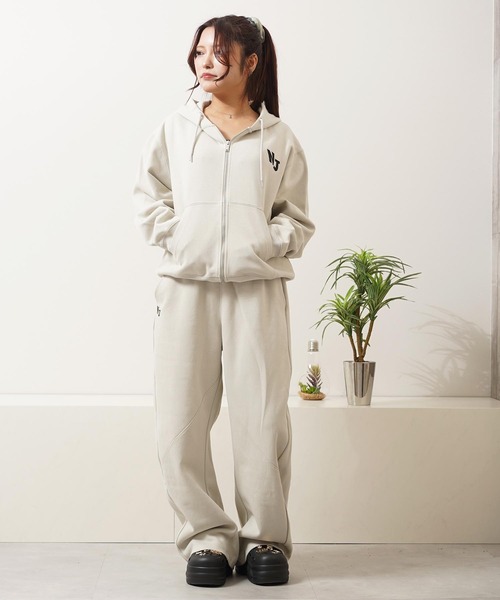 パーカー NEW JACK 刺繍 クロップド ZIPパーカー / Embroidered