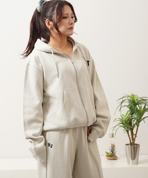 パーカー NEW JACK 刺繍 クロップド ZIPパーカー / Embroidered