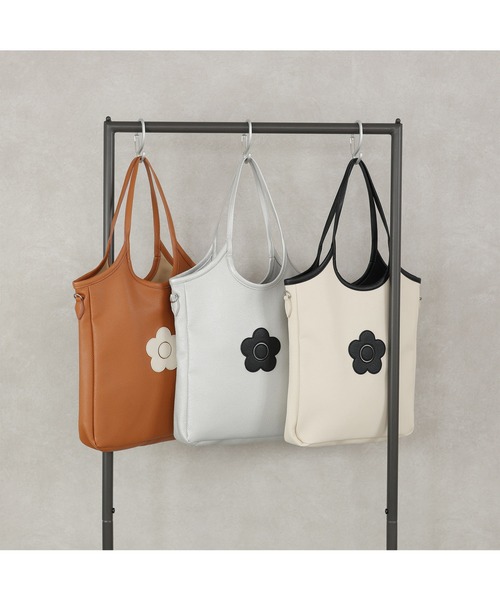 マリークワント　変形トートバック MARY QUANT（マリークヮント） トートバッグ マリークワント デイジー