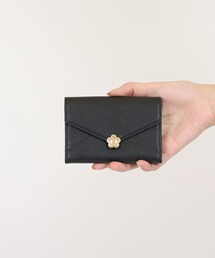 〈MARY QUANT〉サイドデイジーエンボス カードケース MARY QUANT ONLINE SHOP｜マリークヮントオンラインショップ