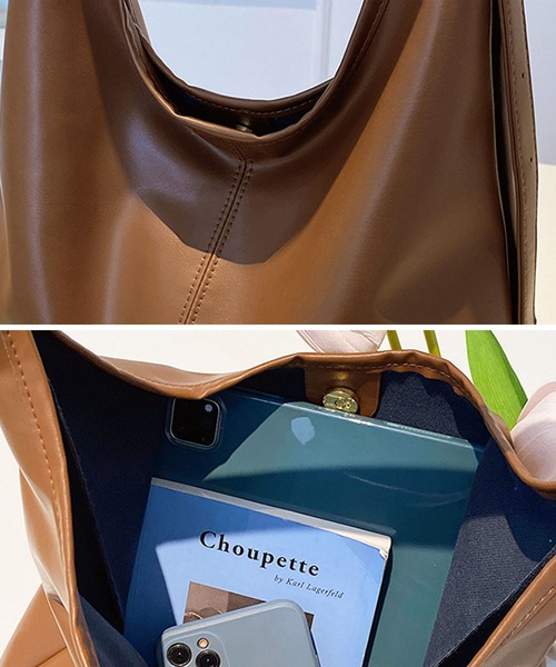 Urban Outfitters☆ ヴィーガンレザー・ショルダーバッグ Urban Outfitters☆ ヴィーガンレザー・ショルダーバッグ