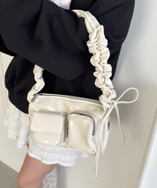 Loueme ショルダーバッグ バッグ ダブルポケットシャーリングリボン