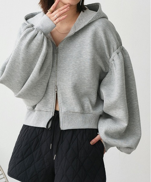 ad thie（アドティエ） パーカー バルーンスリーブ ポンチ ジップ