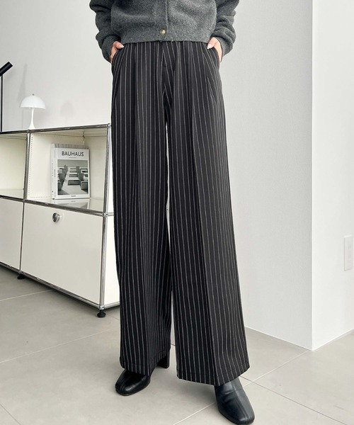 moment+ スラックス パンツ センタープレスツータックセミワイド