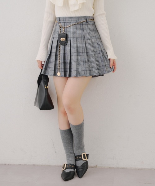 continuer de NICE CLAUP スカート チャーム付プリーツミニスカート
