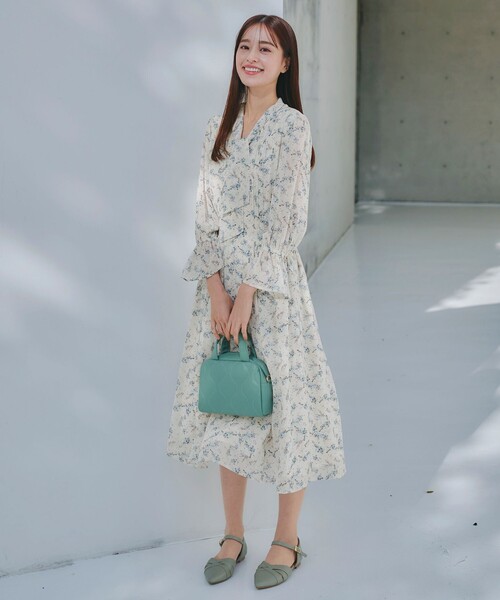 大人気　完売品ダイアグラム　ヘムフレアボウタイワンピース　ティアード　36サイズ 大人気完売品ダイアグラムヘムフレアボウタイワンピース