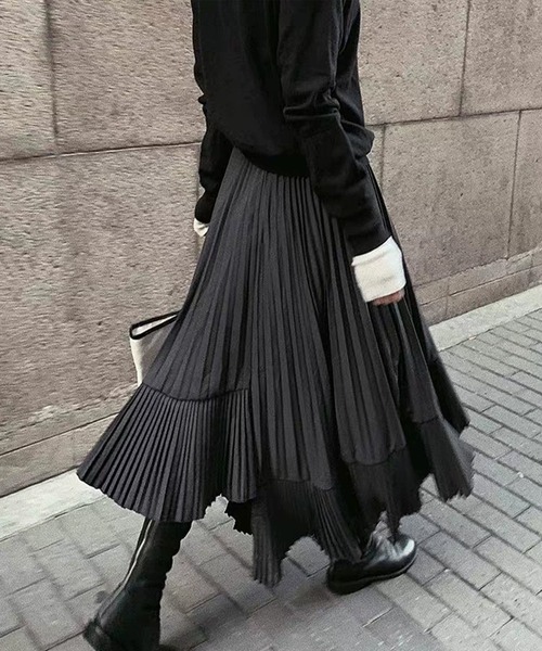 スカート 一枚で、空気が変わる。 動きで魅せる プリーツシアー
