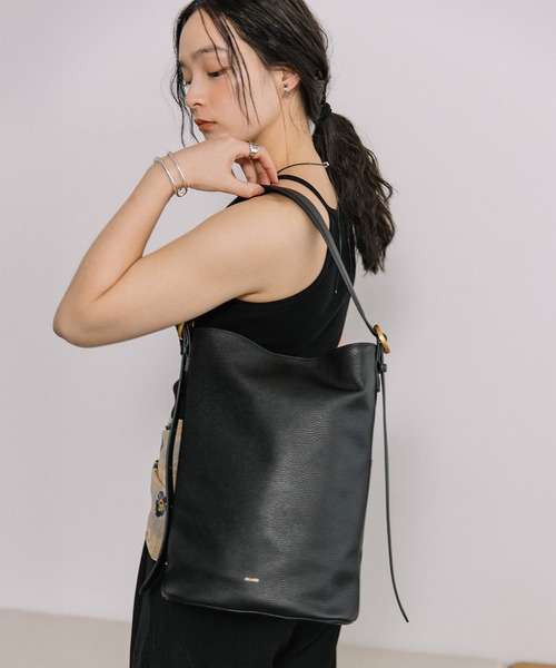 Beau're（ヴュレ） ショルダーバッグ バッグ BEAURE Design Buckle