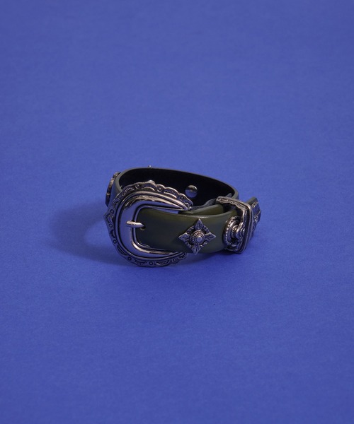 TOGA pulla ブラックレザーブレスレット Toga Pulla: ブラック コンチョ レザー バングルブレスレット