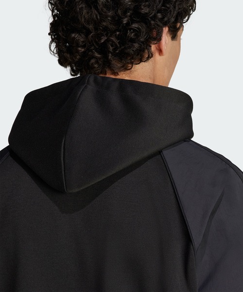  - アディダス オーバーサイズ プルオーバーギャザーパーカー ブラック ポンチョ 黒 adidas（アディダス） プルオーバーパーカー - ブラック メンズ