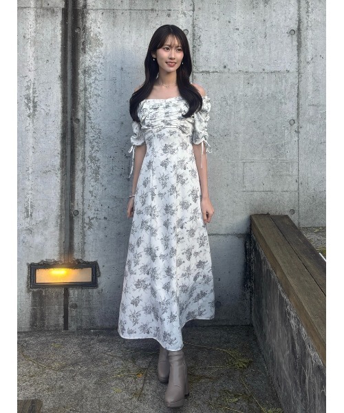 ワンピース 「WEB限定/ROSE Collection」ROSEプリントワンピースの画像