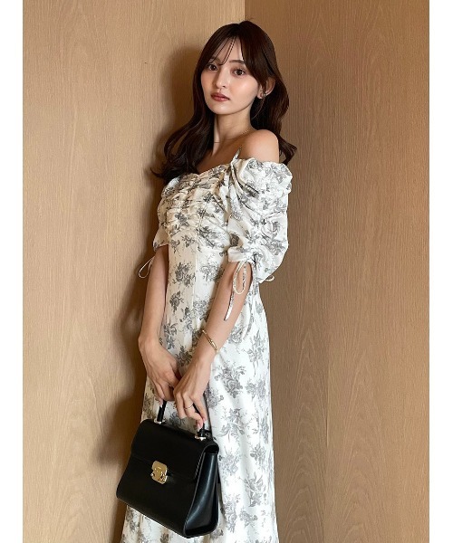 ワンピース 「WEB限定/ROSE Collection」ROSEプリントワンピースの画像