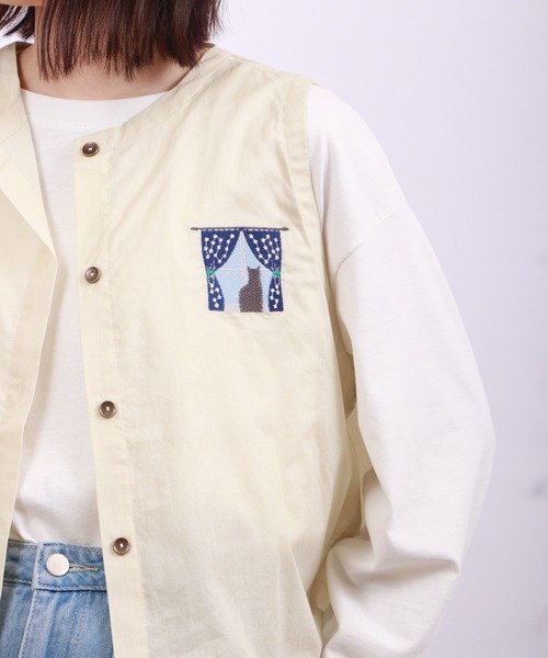 ベスト ジレ EMAGO 窓辺の猫刺繍ベスト レディース Emago ベスト ジレ EMAGO 窓辺の猫刺繍ベスト レディース