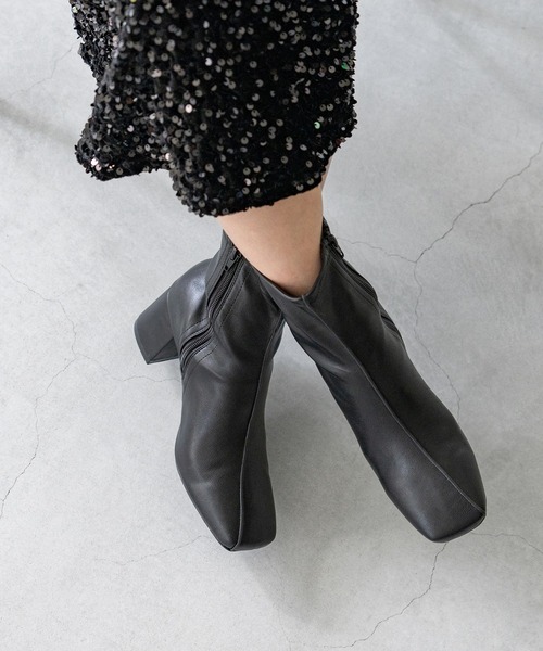 シールームリン、スクエアトゥヒールショートブーツ ブラック未使用 menue（メヌエ） ブーツ 斜め切替デザイン スクエアトゥ 6cmヒール
