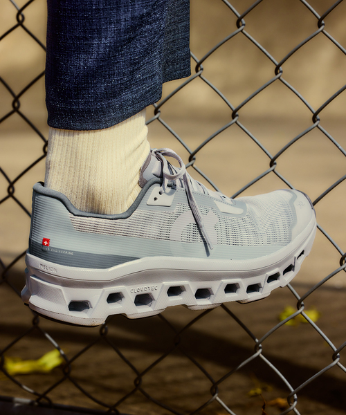 On（オン） スニーカー Running Cloudmonster Void 3MF10671043