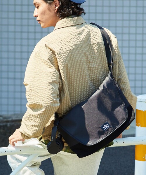 umbro（アンブロ） ショルダーバッグ SP CLASSIC MESSENGER BAG/別注