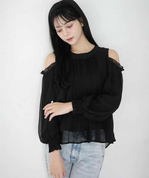 myine オフショル風フリルギャザーブラウス(ブラック) myine(マイン)の「オフショル風フリルギャザーブラウス(ブラック