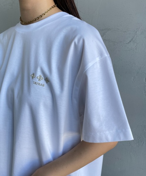く*ろ様 603366 TATRAS　NUNKI ショートスリーブTシャツ　サイ TATRAS（タトラス） tシャツ NUNKI ブランド刺繍ロゴ ショートスリーブ