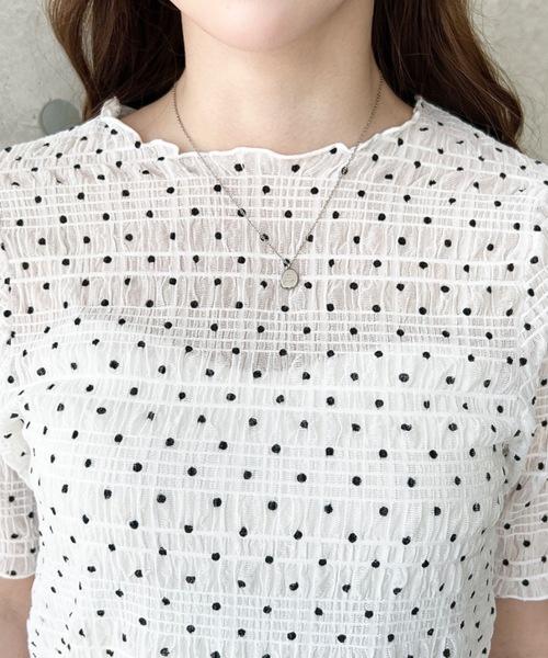新品かぐれホワイト ドット柄 半袖シャツ定価13,000 円 moment+ tシャツ 半袖 スモッキングレースドット柄半袖Tシャツ