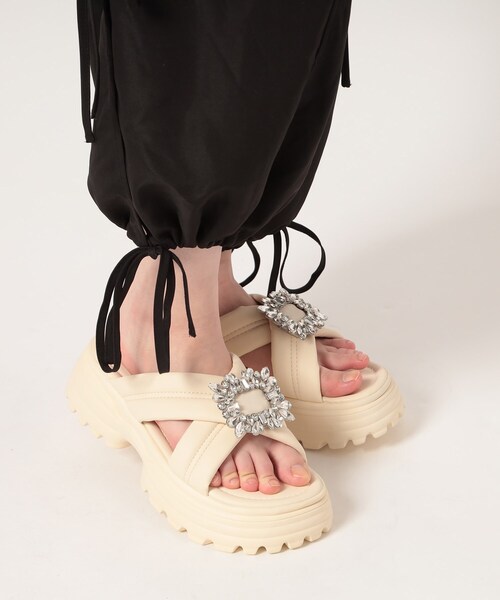 【キラキラで高級感溢れる】CHANEL★サンダル★在庫限りあり キラキラ サンダル CHANEL(シャネル) - 海外通販のBUYMA