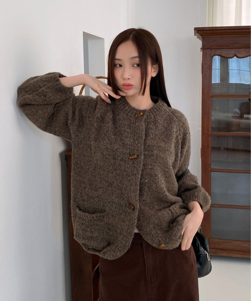 by muni:r ニット セーター ウッドボタンポケットニットカーディガン