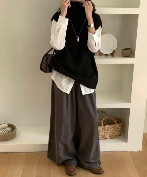 セリーヌ ノースリーブセーター 黒×白 タートルネック/ニットＳ CELINE（セリーヌ） ノースリーブ ニット 2ADRT977V.38NO レディース