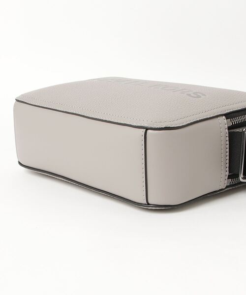 MICHAEL KORS グレー ショルダーバッグ 〜vll〜 MICHAEL KORS（マイケルコース） ショルダーバッグ FREE グレー メンズ